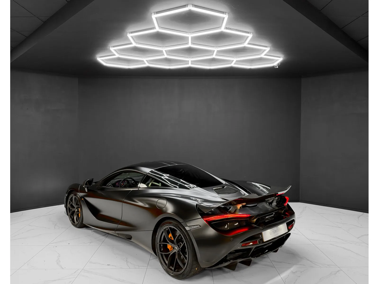 McLaren 720S TRACK PACK / PERF. / CARBON 1,2,3 / CarPlay - Photo 1