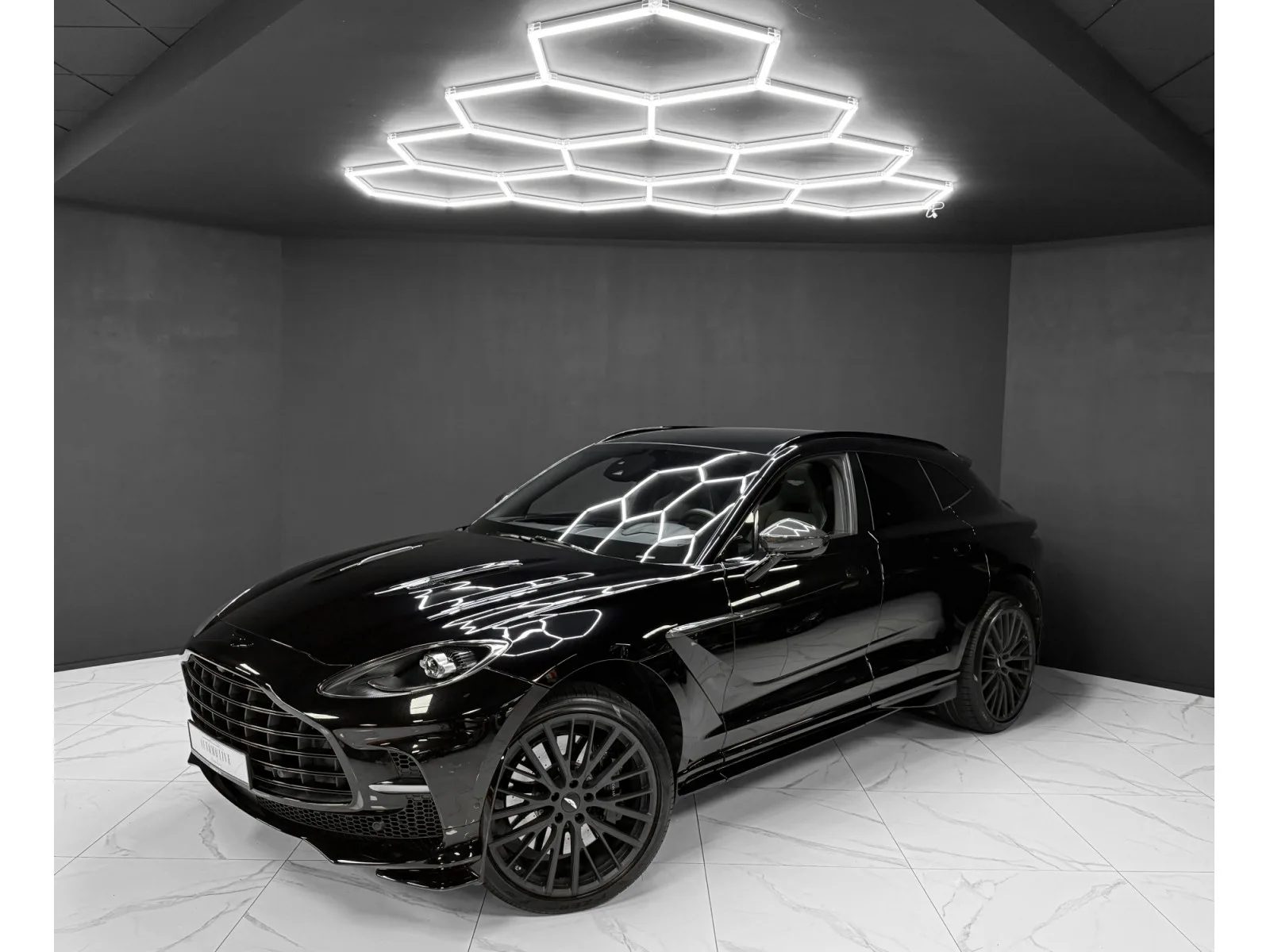 Aston Martin DBX 4.0 V8 707 / CARBON / PANO / 23" / BLACK B - Photo 1