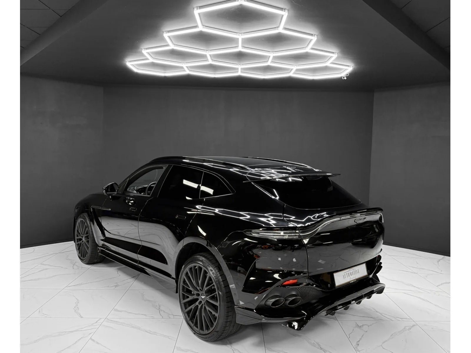 Aston Martin DBX 4.0 V8 707 / CARBON / PANO / 23" / BLACK B - Photo 1