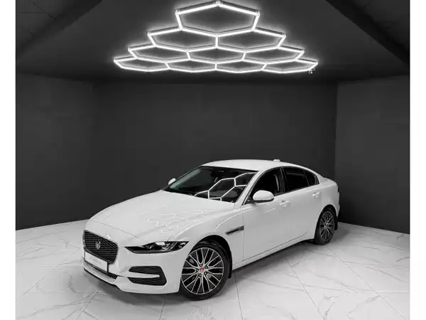 Jaguar XE P300 AWD HSE - Photo 1