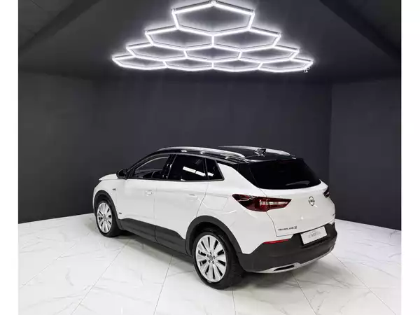 Opel Grandland X Hybrid4 300 Ultimate - Photo 2
