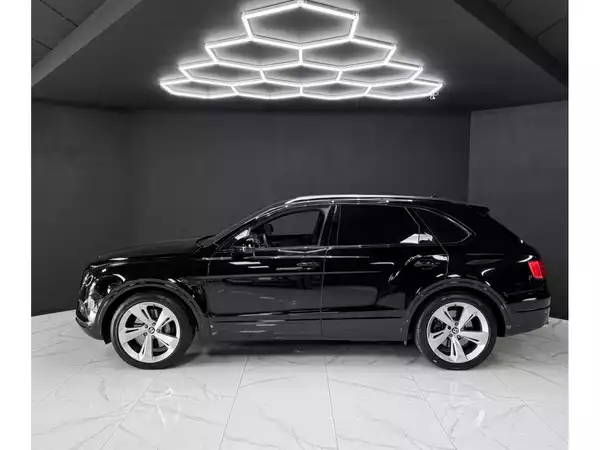 Bentley Bentayga 4.0 V8 / 1ST HAND / FULL SERVICE - Photo 2