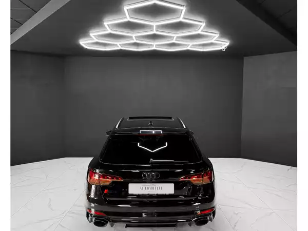 Audi RS4 COMPETITION - Photo 3