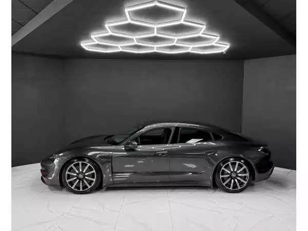 Porsche Taycan PERFORMANCE / PPF / APPROVED / 5-SEATS / BOSE - Photo 2