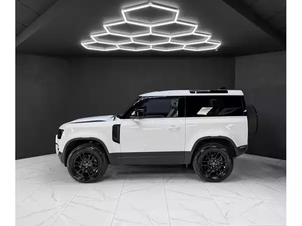 Land Rover Defender 90 D200 S WARRANTY 2030 - Photo 2