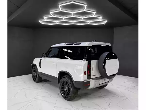 Land Rover Defender 90 D200 S WARRANTY 2030 - Photo 2