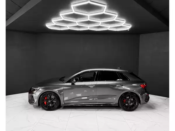 Audi RS3 SPORTBACK / B&O / CERAMIC / CAM / VALCONA - Photo 2