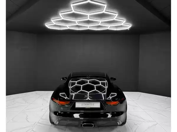 Jaguar F-Type P300 - Photo 3