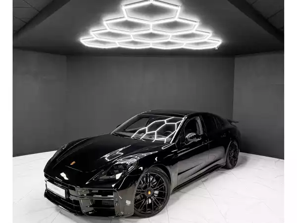 Porsche Panamera 4.0 V8 GTS / 5 SEATS / FULL - Photo 1