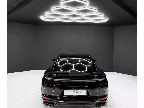 Porsche Panamera 4.0 V8 GTS / 5 SEATS / FULL - Photo 3