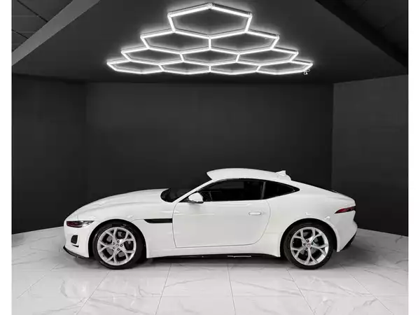 Jaguar F-Type P300 Coupe R-Dynamic / Meridian / LED / 1.Hand - Photo 2
