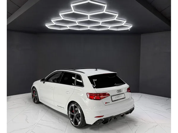 Audi RS3 Sportback 2.5 TFSI quattro - Photo 2