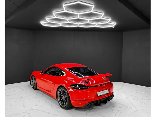 Porsche 718 Cayman GT4 - Photo 2