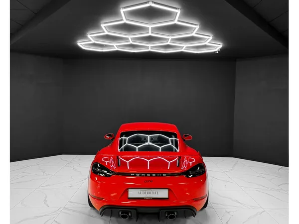 Porsche 718 Cayman GT4 - Photo 3