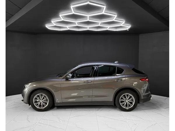 Alfa Romeo Stelvio 2.2 Diesel 160 ch - Photo 2