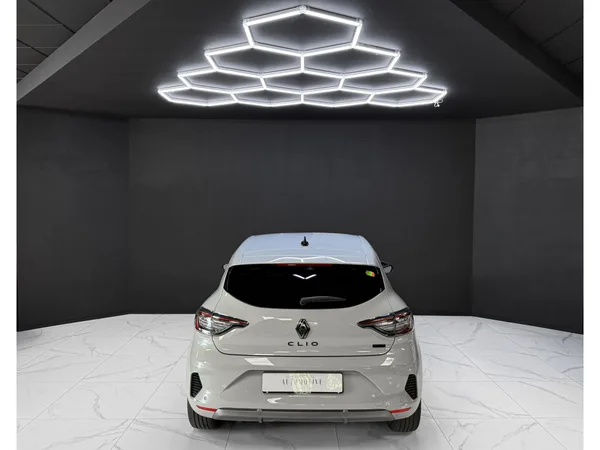 Renault Clio Esprit Alpine E-Tech Full Hybrid 145 - Photo 3