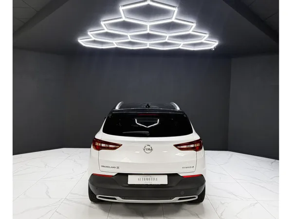 Opel Grandland X Hybrid4 300 Ultimate - Photo 3