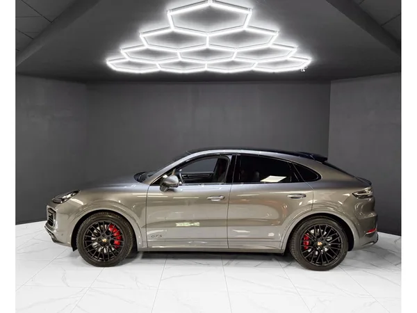 Porsche Cayenne GTS Coupe 4.0 V8 - Photo 2