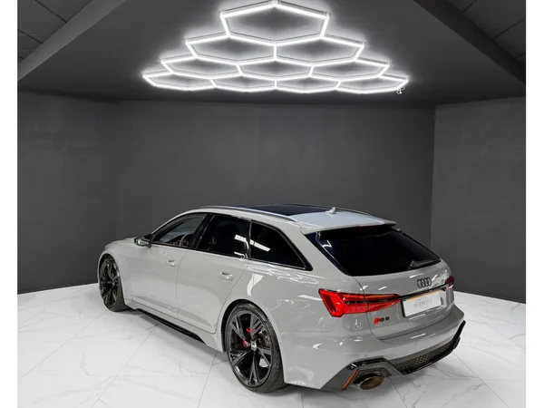Audi RS6 Avant 4.0 V8 TFSI - Photo 2