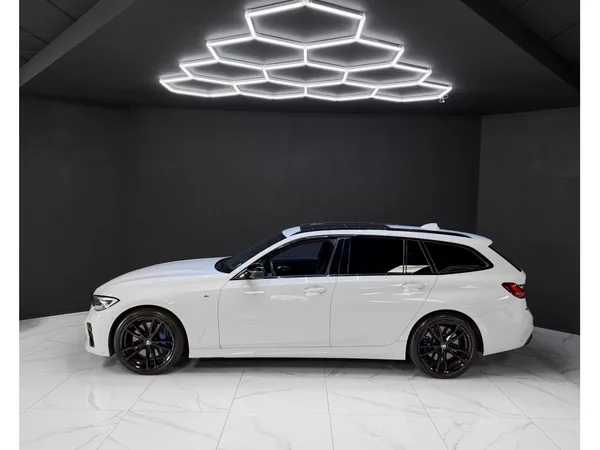 BMW M340d xDrive Touring - Photo 2