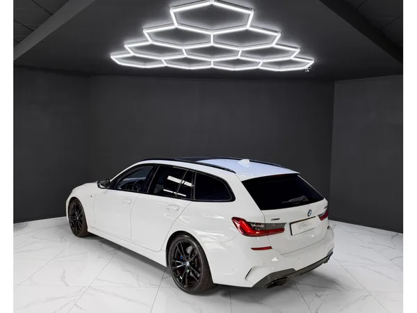 BMW M340d xDrive Touring - Photo 2