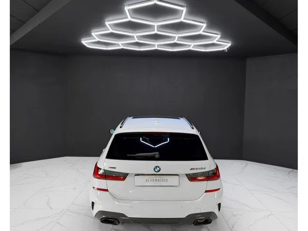 BMW M340d xDrive Touring - Photo 3