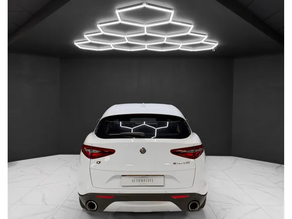 Alfa Romeo Stelvio Q4 2.0 Turbo AWD - Photo 3
