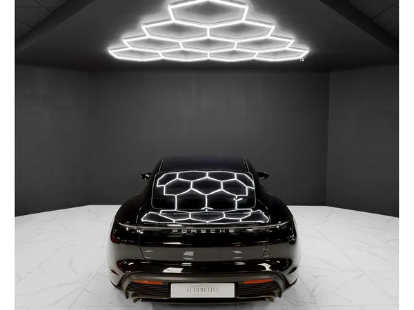 Porsche Taycan TURBO S / APPROVED 2028 / 5 SEATS - Photo 3
