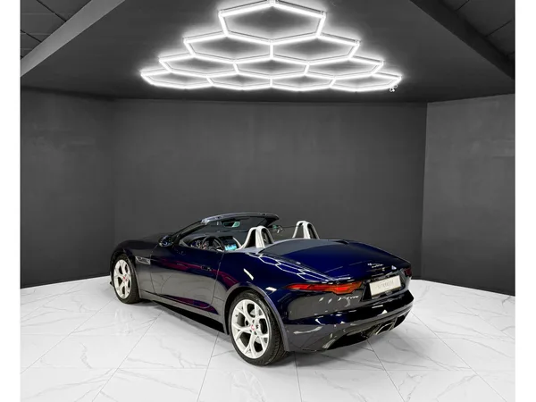 Jaguar F-Type P300 Cabriolet R-Dynamic / Meridian / LED / 1.Hand - Photo 2