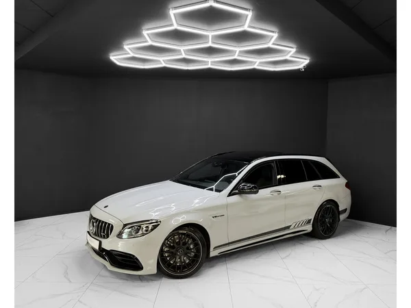 Mercedes-Benz C 63 AMG T 4.0 V8 / PANORAMIC / MEMO / LED - Photo 1