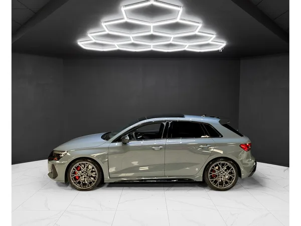 Audi RS3 Sportback / Carbon Seats / 360 / Sonos / Matrix - Photo 2