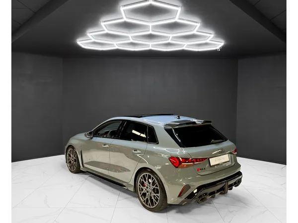 Audi RS3 Sportback / Carbon Seats / 360 / Sonos / Matrix - Photo 2