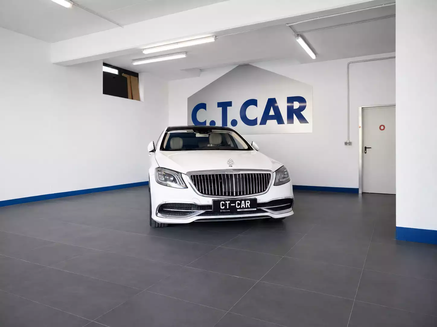 Maybach S560 Limousine 4Matic-PANO/BURMESTER/MASSAGE/DVD/Voll - Photo 1