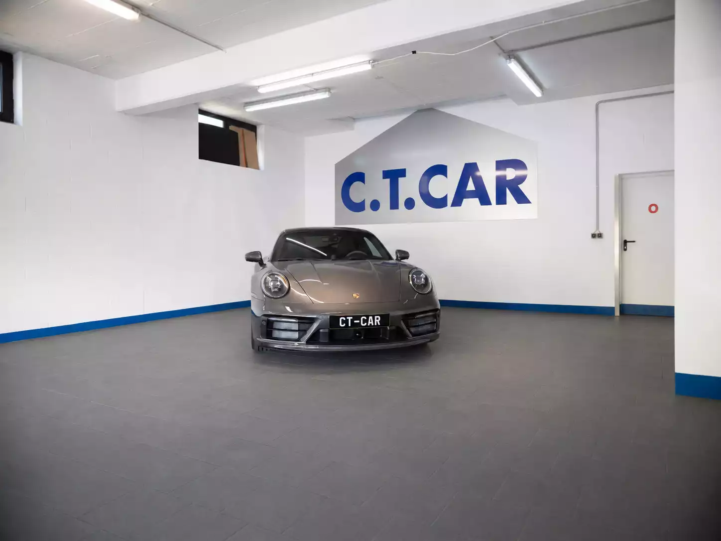 Porsche 992 911 Carrera 4S - Photo 1
