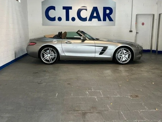 Mercedes-Benz SLS AMG Roadster - Photo 1