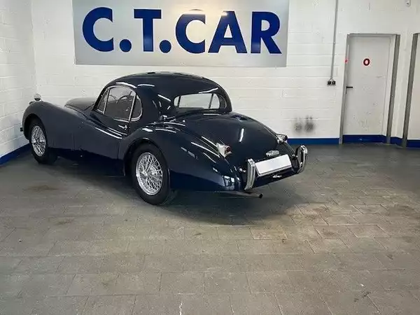 Jaguar XK 120 FHC - Photo 3