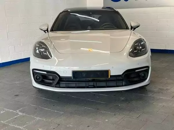 Porsche Panamera 4 E-Hybrid Platinum Edition - Photo 3