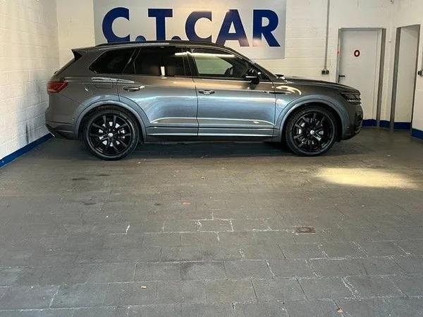 Volkswagen Touareg R eHybrid 4Motion-Pano-AHK-1Hand - Photo 2
