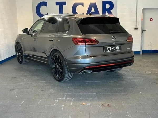 Volkswagen Touareg R eHybrid 4Motion-Pano-AHK-1Hand - Photo 2
