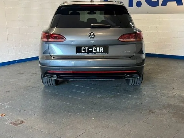 Volkswagen Touareg R eHybrid 4Motion-Pano-AHK-1Hand - Photo 3