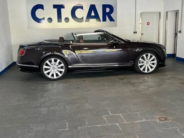 Bentley Continental GTC V8S - Photo 2