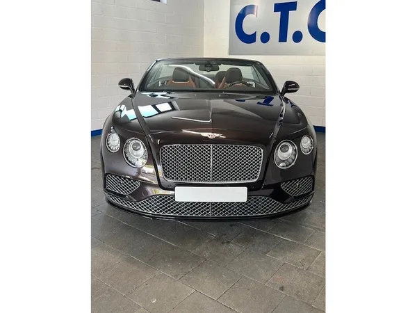 Bentley Continental GTC V8S - Photo 2