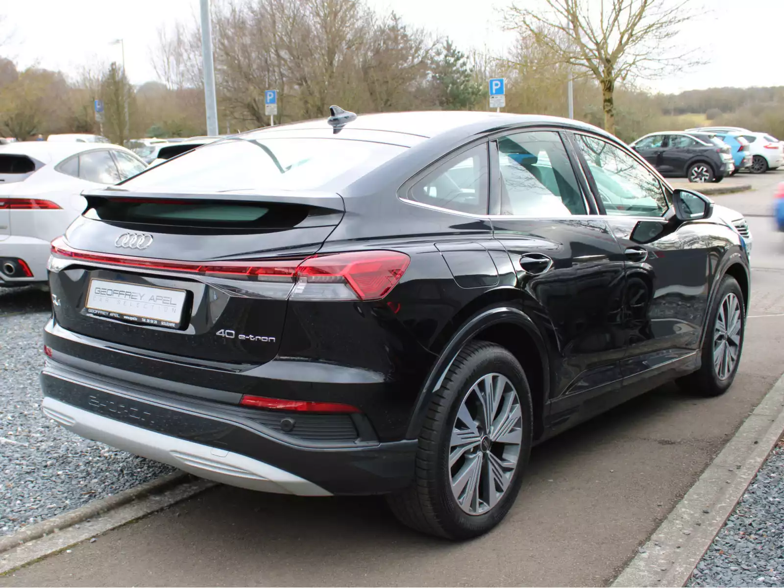Audi Q4 e-tron 40 HEAD UP CUIR NAVI 1 HAND AUTONOMIE +- 500KM - Photo 1