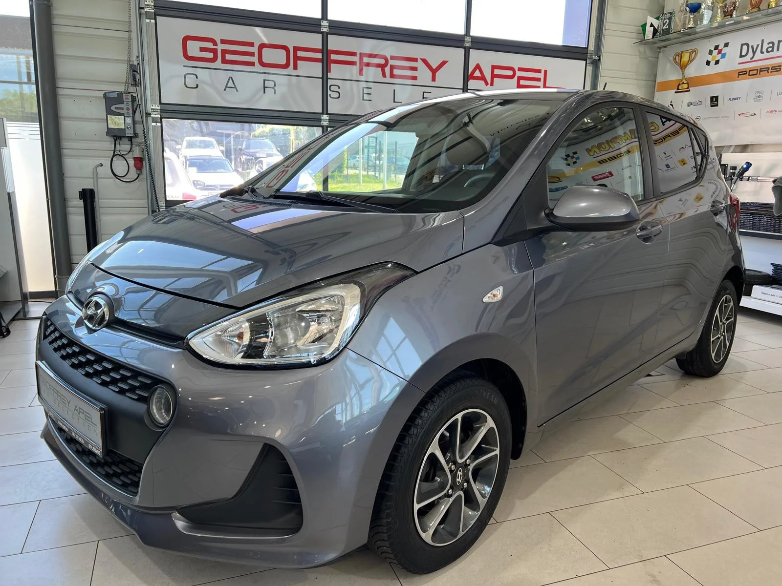 Hyundai i10 1.0 CLIMA, NAVI, BLUETOOTH, ALU, GARANTIE - Photo 1