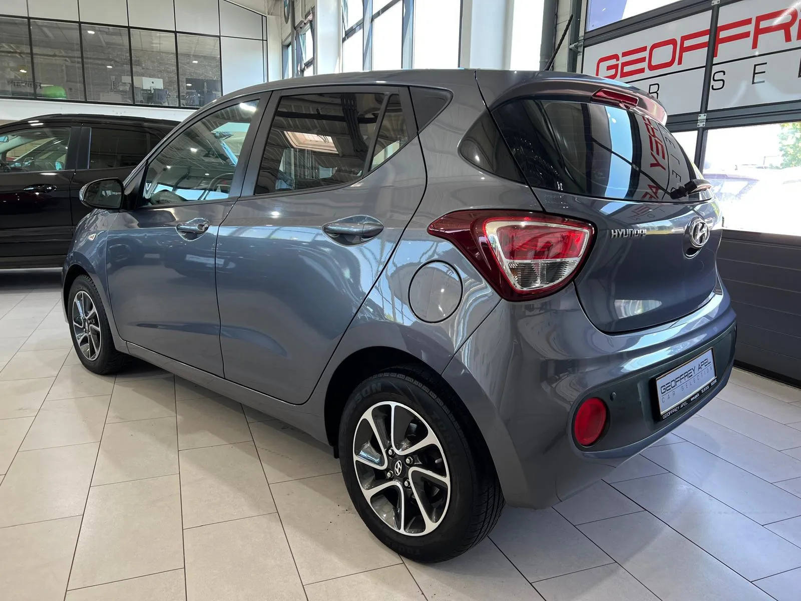 Hyundai i10 1.0 CLIMA, NAVI, BLUETOOTH, ALU, GARANTIE - Photo 1