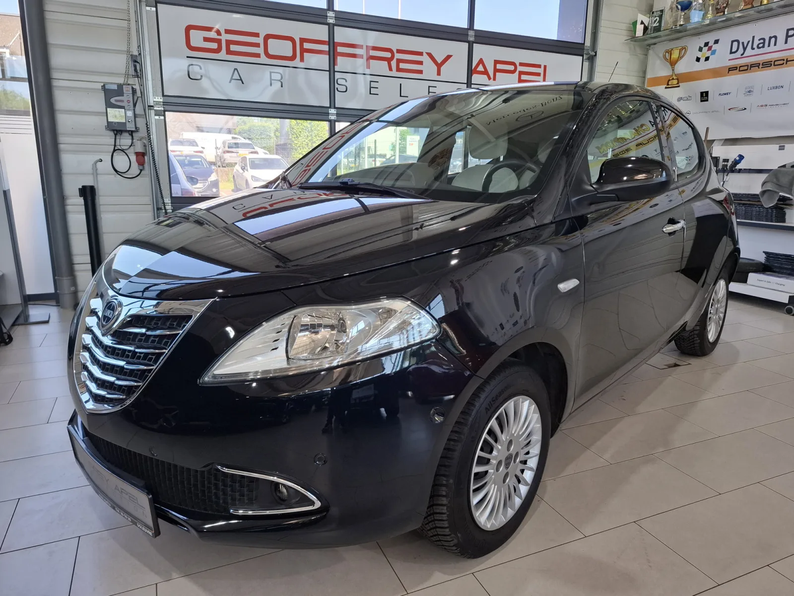 Lancia Ypsilon 1.2 1HAND, BLUETOOTH, PDC AV+ARR., - Photo 1