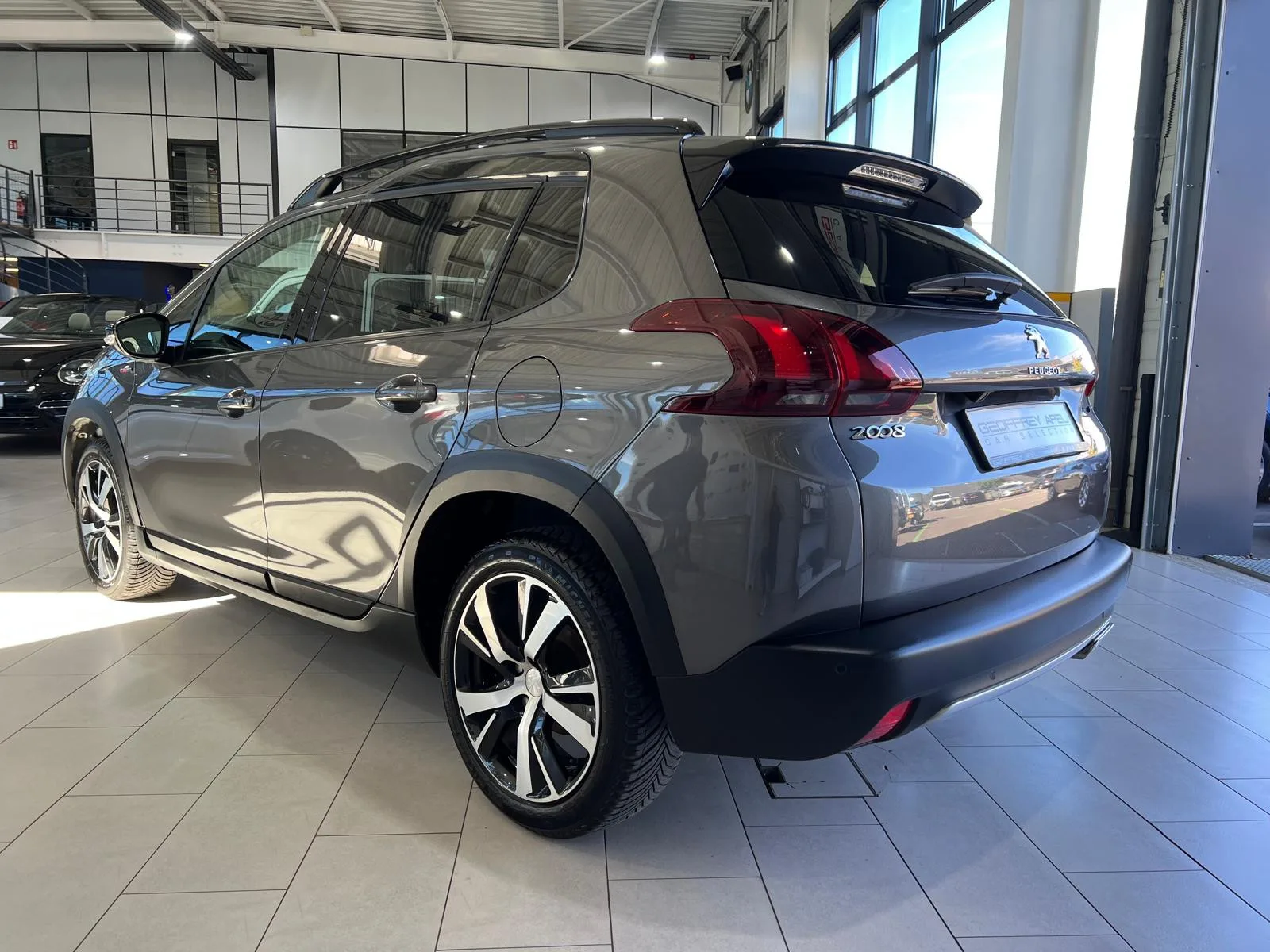 Peugeot 2008 GT LINE, 130CV, NAVI, PANORAMIQUE, BLUETOOTH, ALU 16'', GARANTIE, 1 HAND - Photo 1