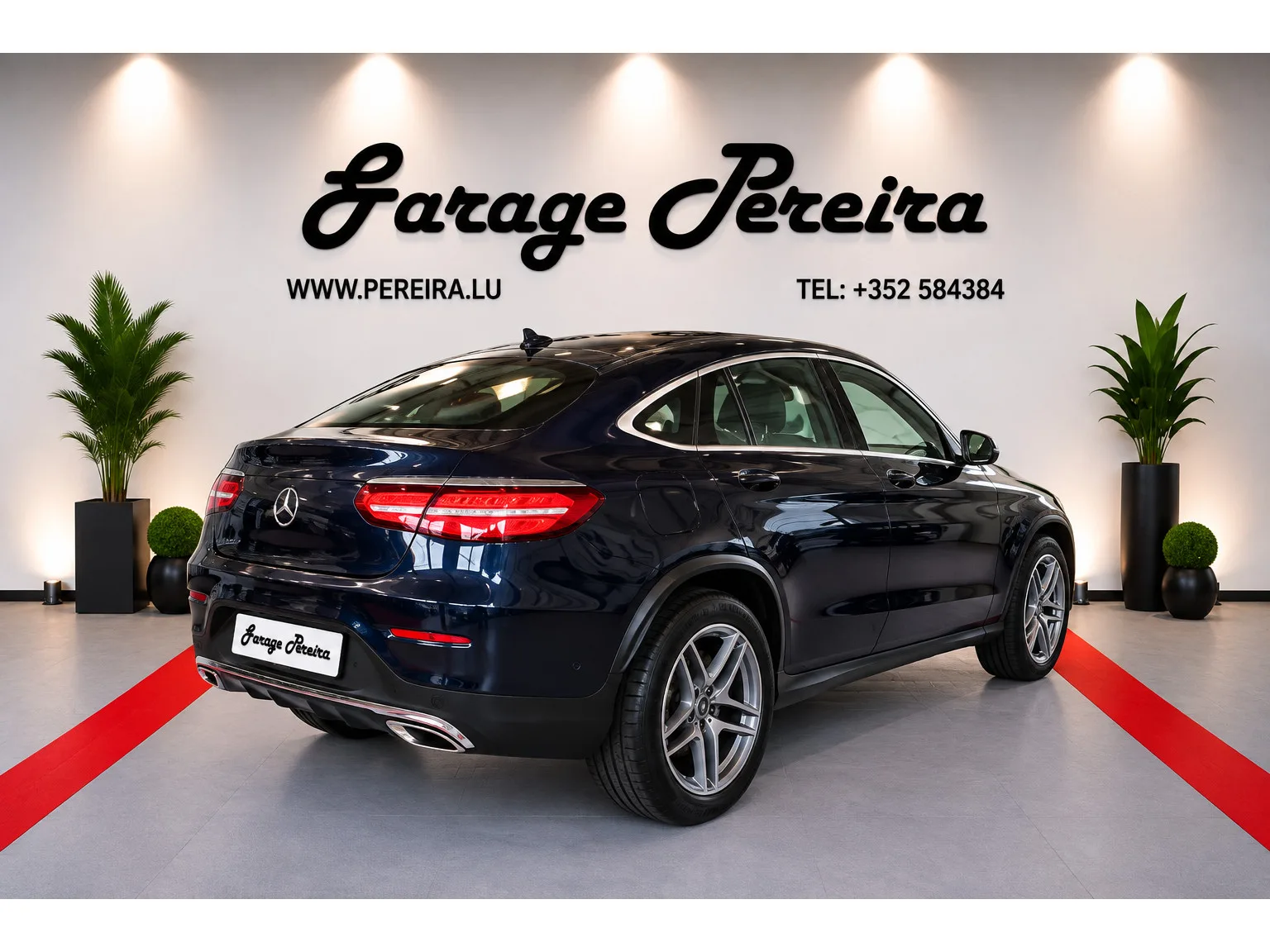 Mercedes-Benz GLC 250 4 MATIC COUPE AMG LINE PANO CUIR NAVI 1 HAND - Photo 1