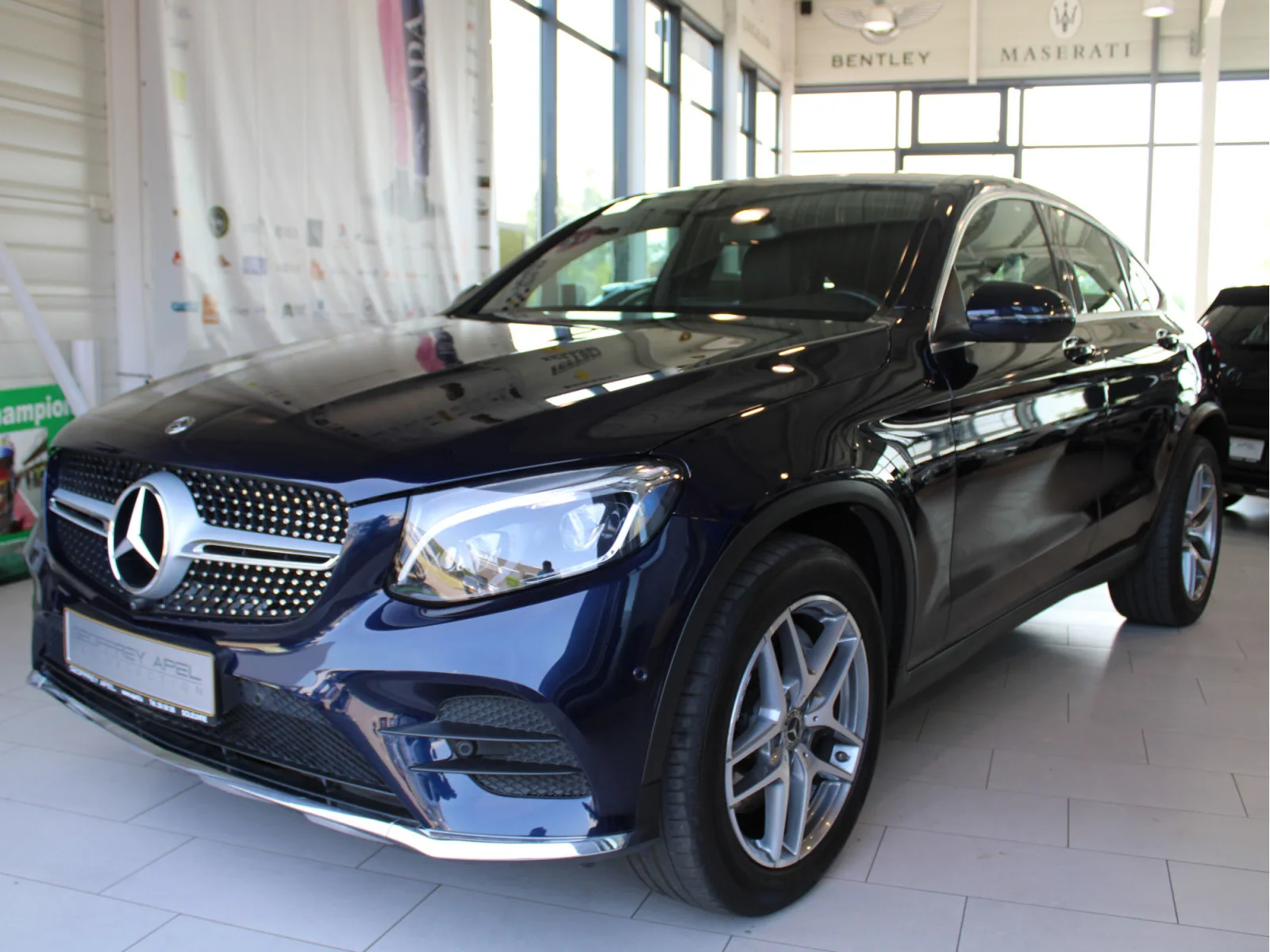 Mercedes-Benz GLC 250 4 MATIC COUPE AMG LINE PANO CUIR NAVI 1 HAND - Photo 1
