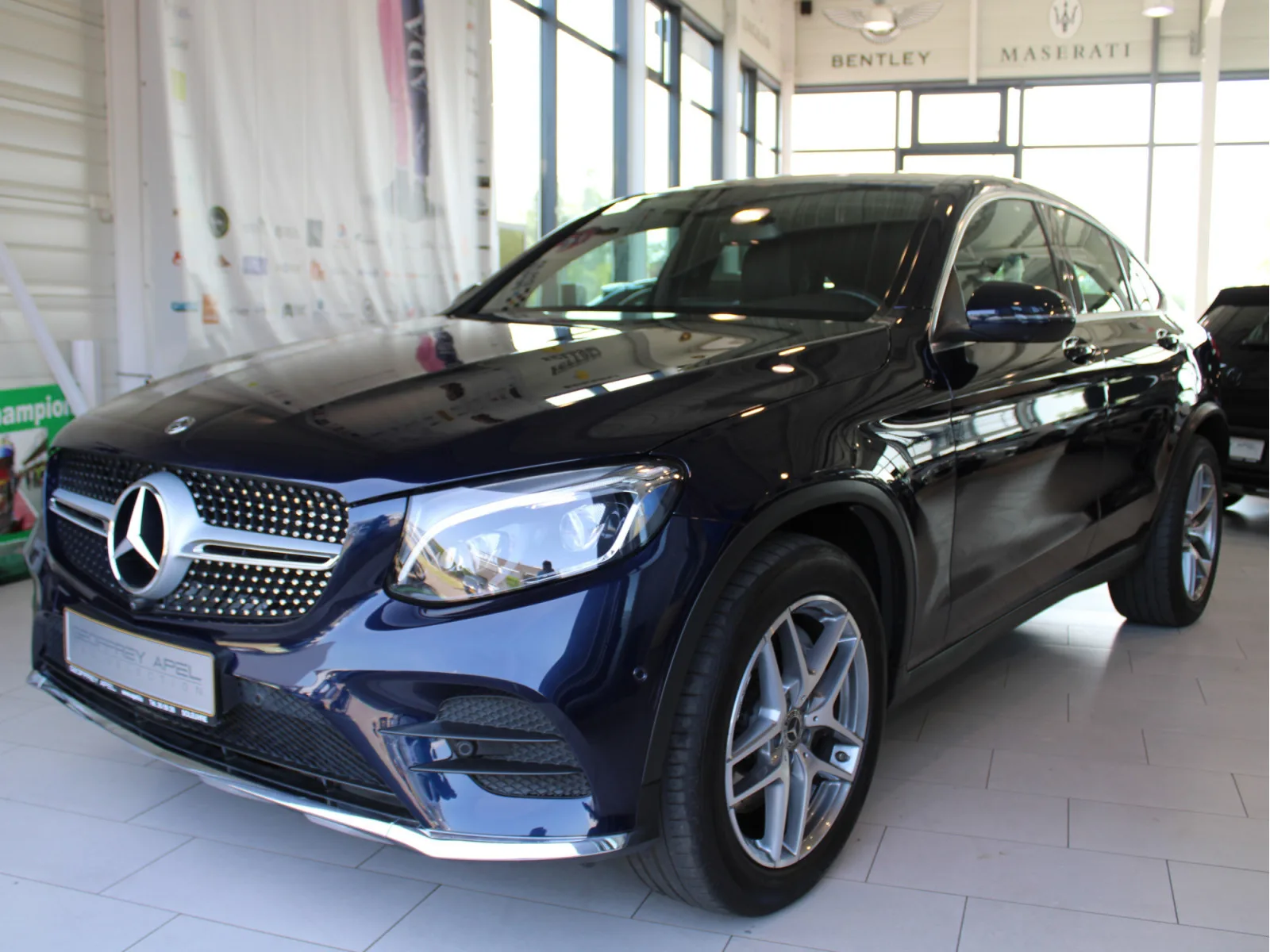 Mercedes-Benz GLC 250 4 MATIC COUPE AMG LINE PANO CUIR NAVI 1 HAND - Photo 1